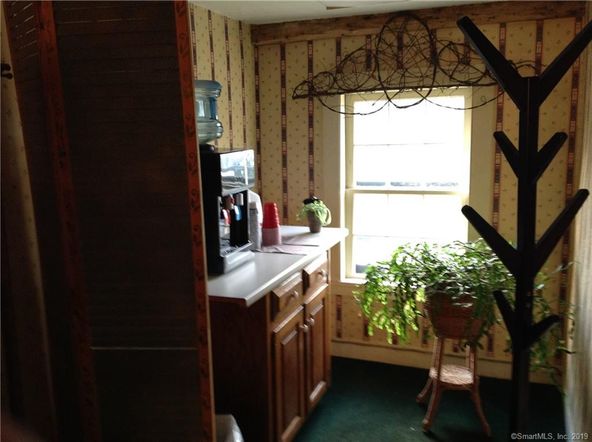 333 Scott Swamp Rd, Farmington, CT 06032